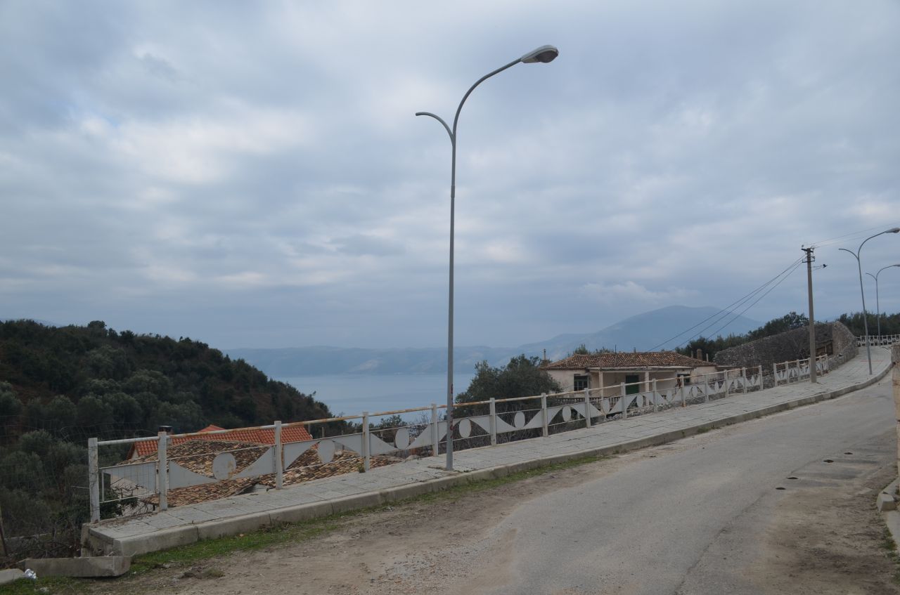 Old house for sale in the village of Radhima, Vlora. It is located near the sea. 